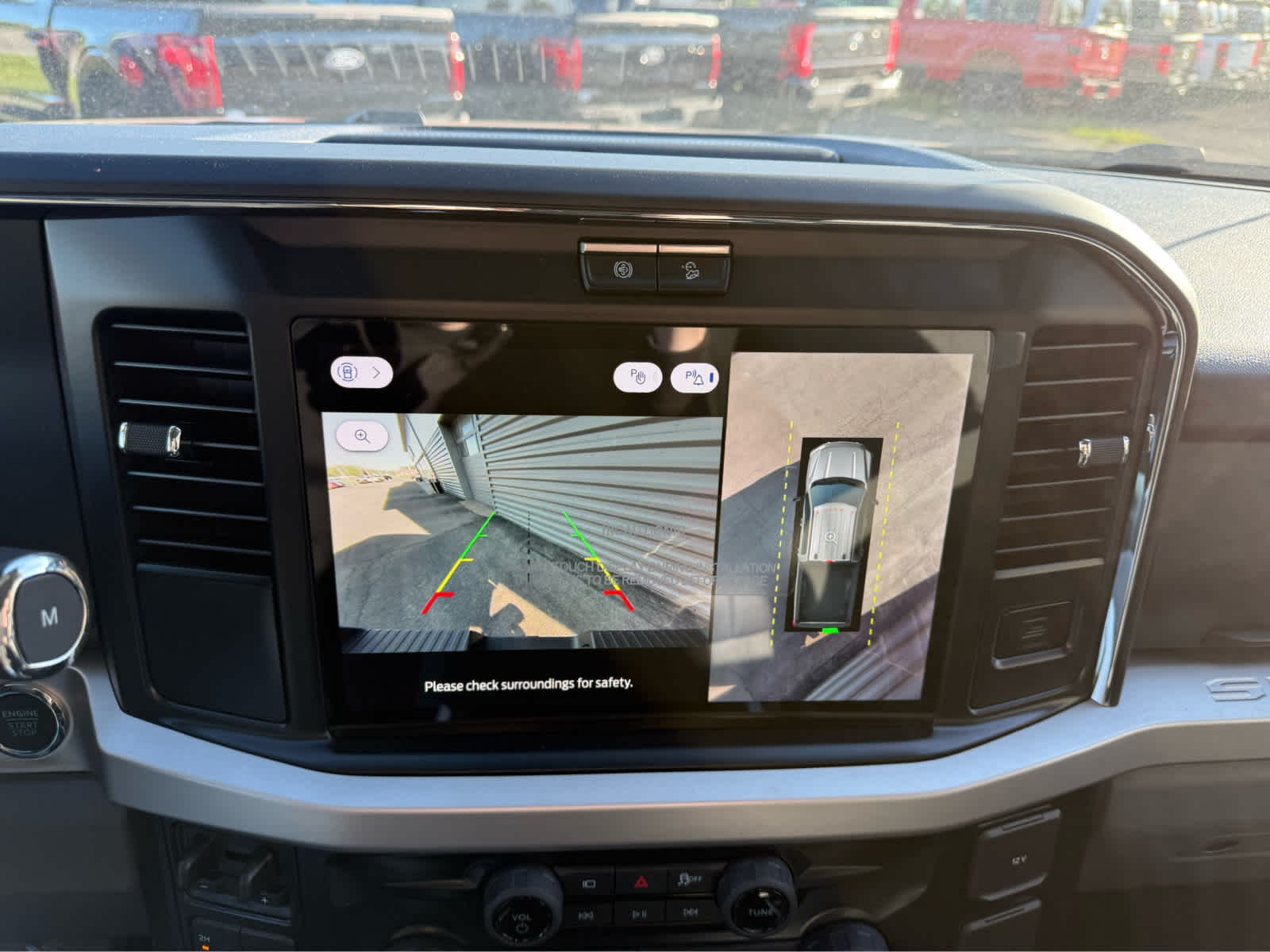 2025 Ford F-350 Super Duty XLT - Photo 25
