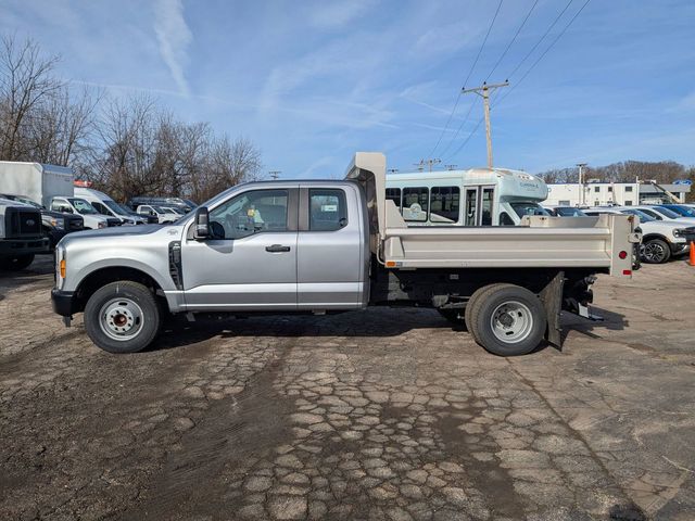 2023 Ford F-350 photo 6