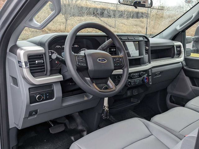 2023 Ford F-350 photo 10