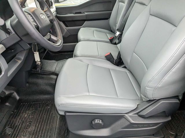 2023 Ford F-350 photo 11