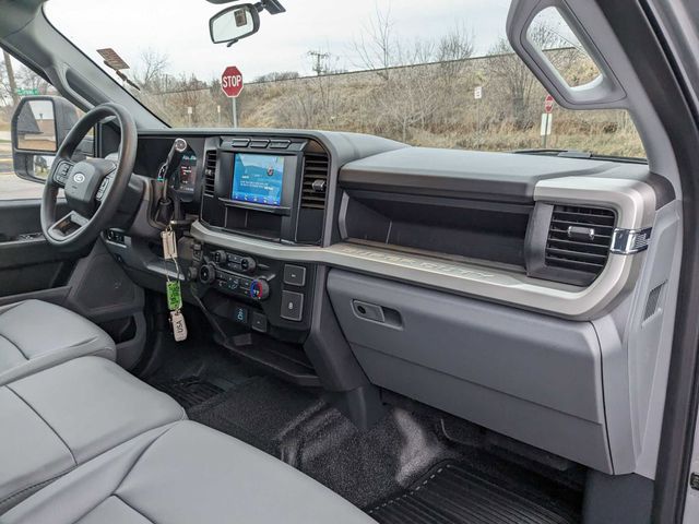 2023 Ford F-350 photo 23