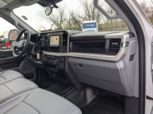 2024 Ford F-450 photo 21