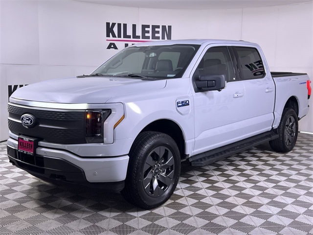 2025 Ford F-150 Lightning Flash photo 3