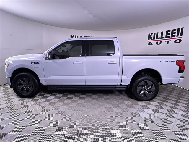 2025 Ford F-150 Lightning Flash photo 4