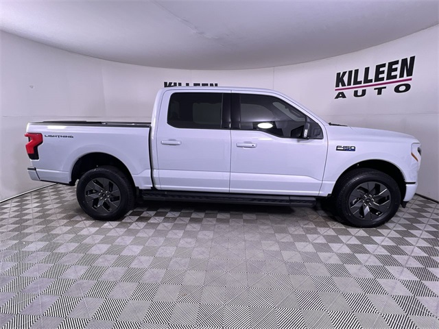 2025 Ford F-150 Lightning Flash photo 8