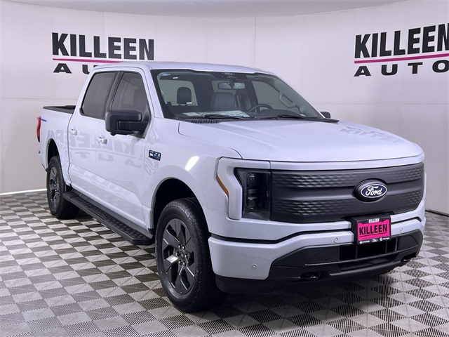 2025 Ford F-150 Lightning Flash photo 9