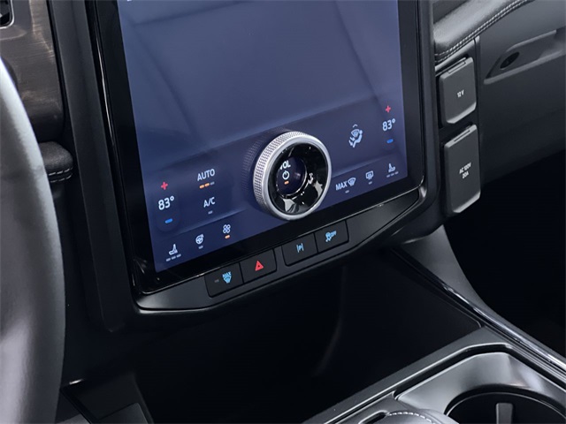2025 Ford F-150 Lightning Flash photo 19