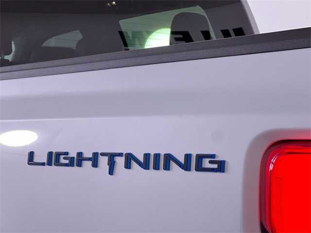 2025 Ford F-150 Lightning Flash photo 23