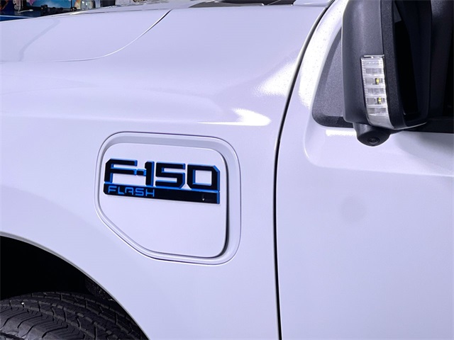 2025 Ford F-150 Lightning Flash photo 27