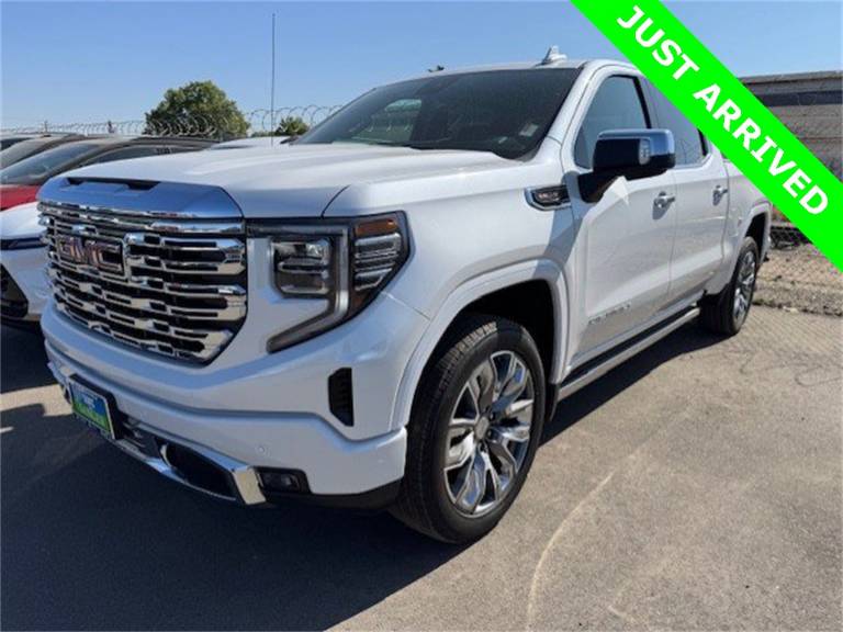 2025 GMC Sierra 1500 AT4X
