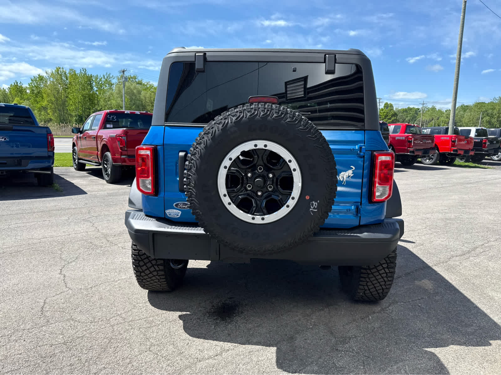 2024 Ford Bronco Black Diamond photo 3