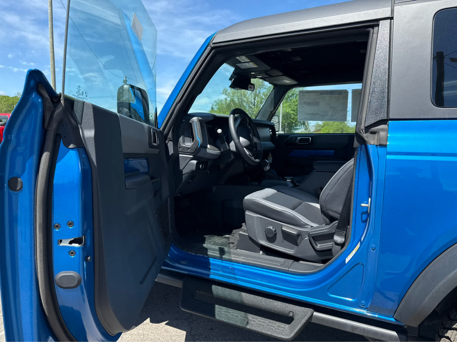 2024 Ford Bronco Black Diamond photo 4
