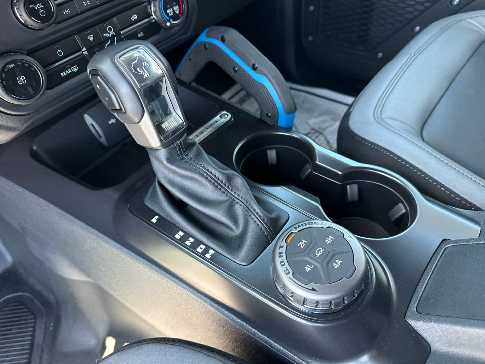 2024 Ford Bronco Black Diamond photo 9