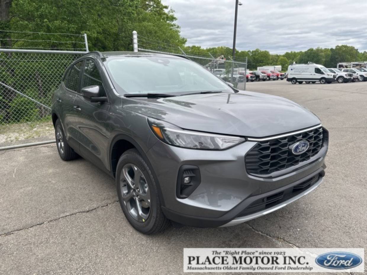 2025 Ford Escape ST-Line Select's photo
