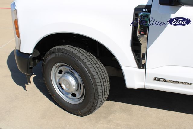 2025 Ford F-250 photo 5