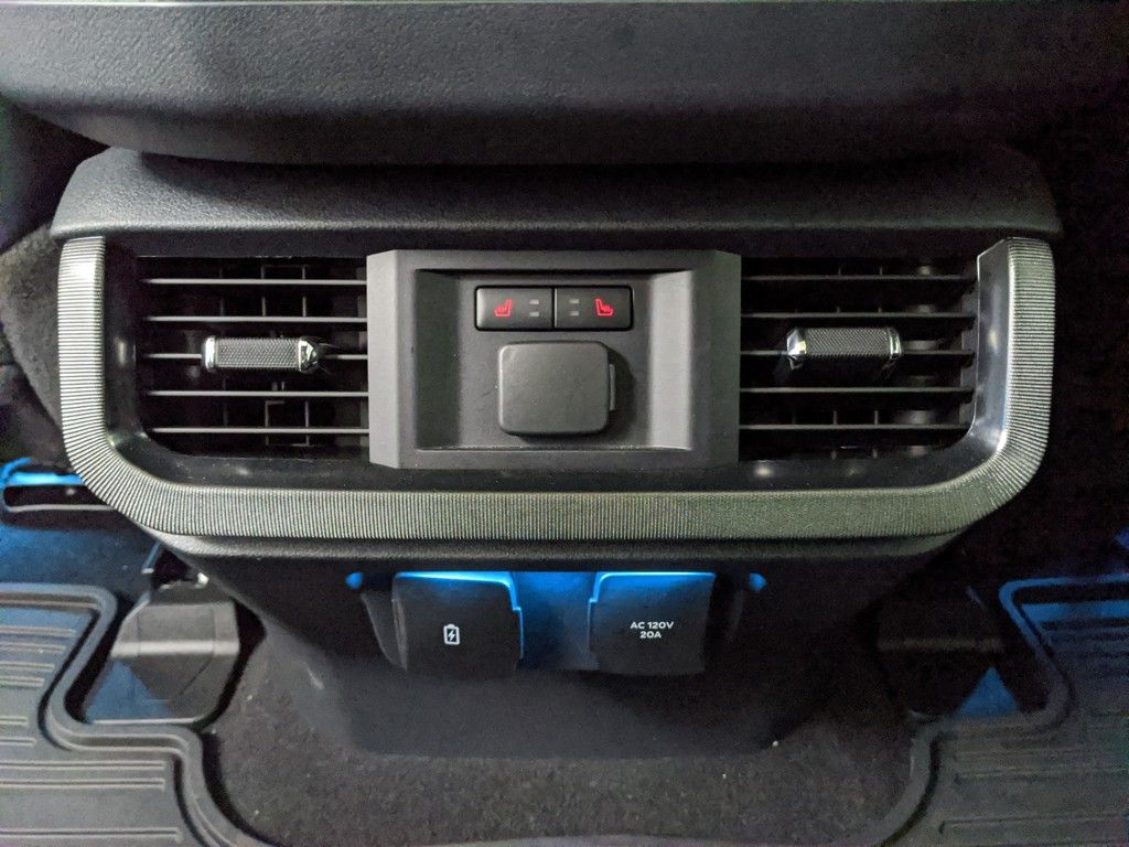 2024 Ford F-150 Platinum photo 17