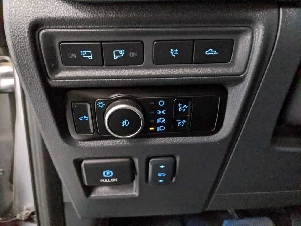 2024 Ford F-150 Platinum photo 18