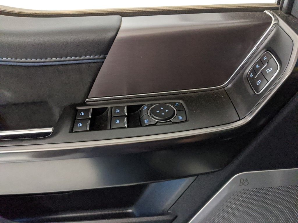 2024 Ford F-150 Platinum photo 19