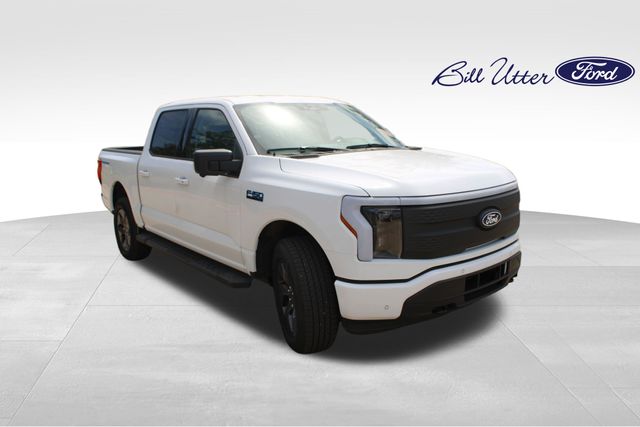 2025 Ford F-150 XLT photo 2