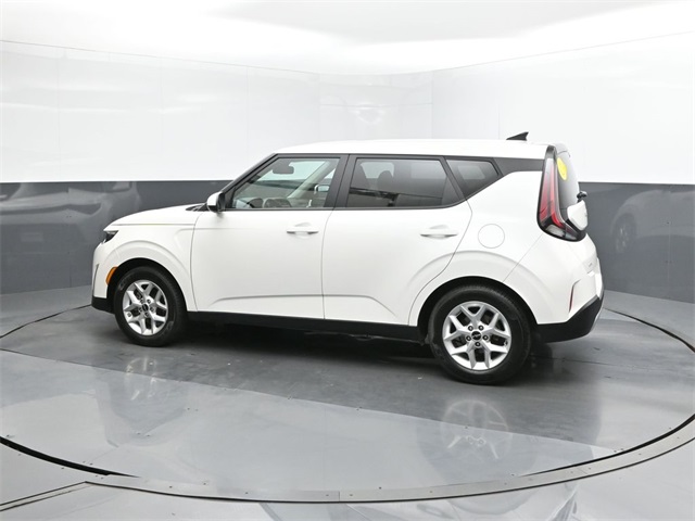 2023 Kia Soul LX photo 4