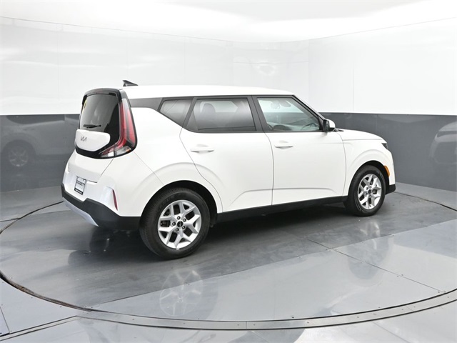2023 Kia Soul LX photo 11