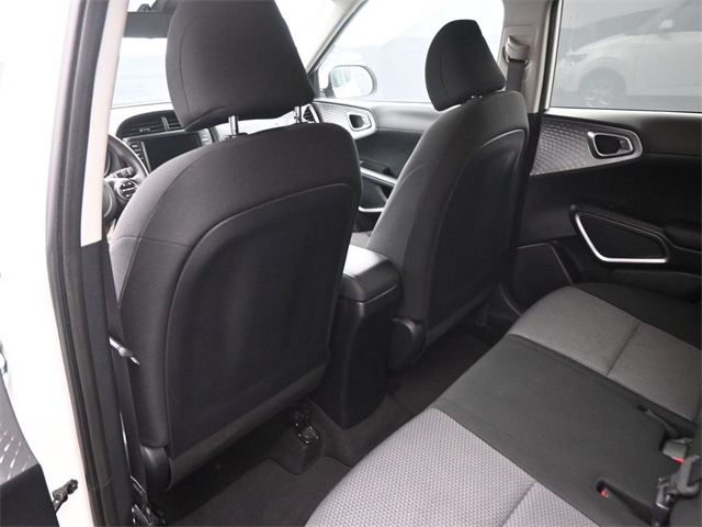 2023 Kia Soul LX photo 18