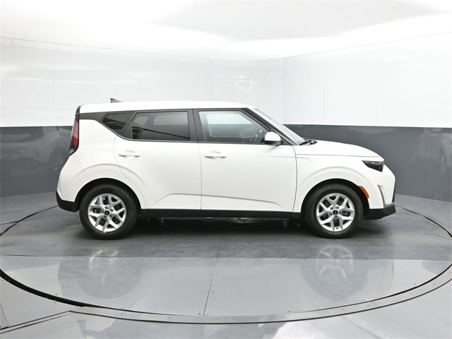 2023 Kia Soul LX photo 21