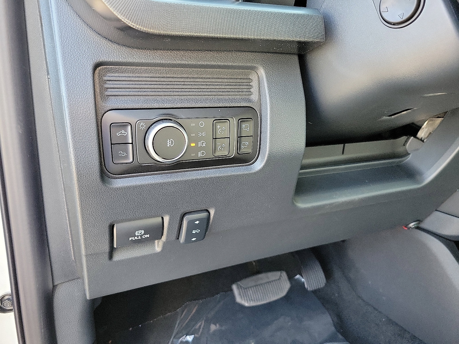 2025 Ford F-350 Platinum photo 8