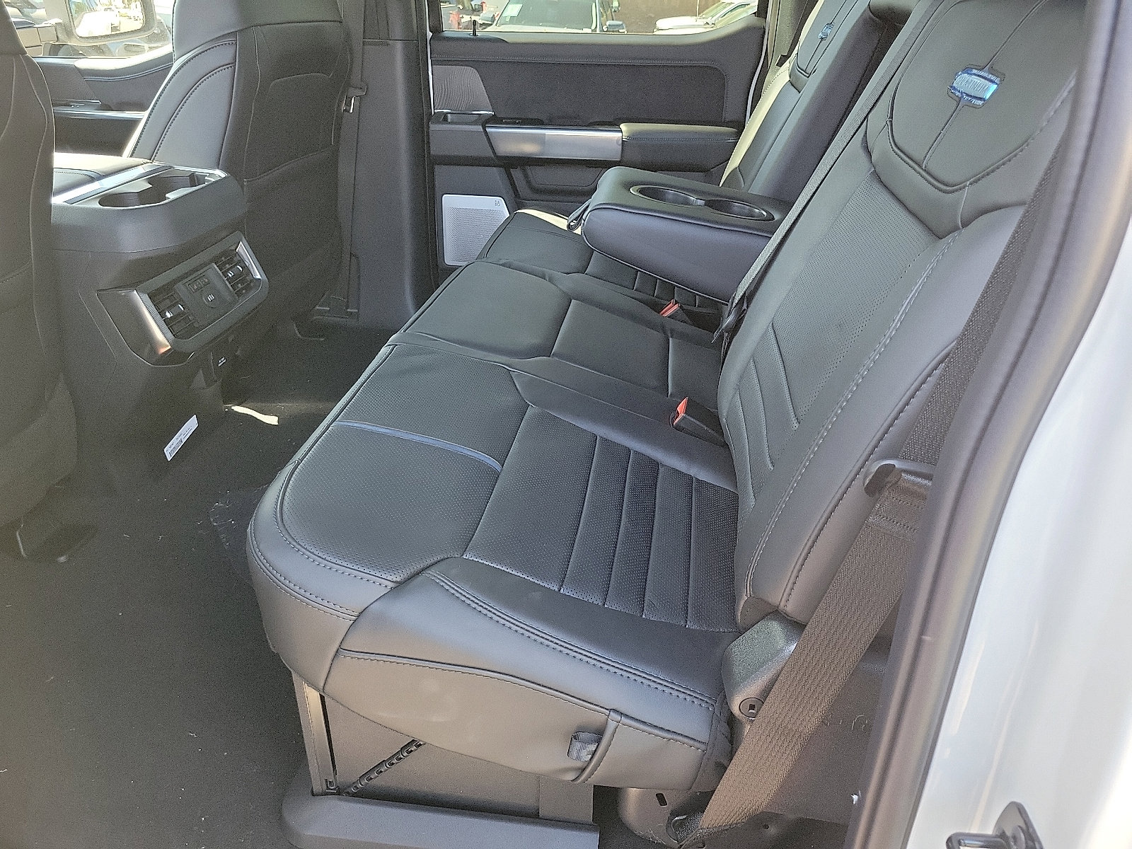2025 Ford F-350 Platinum photo 9