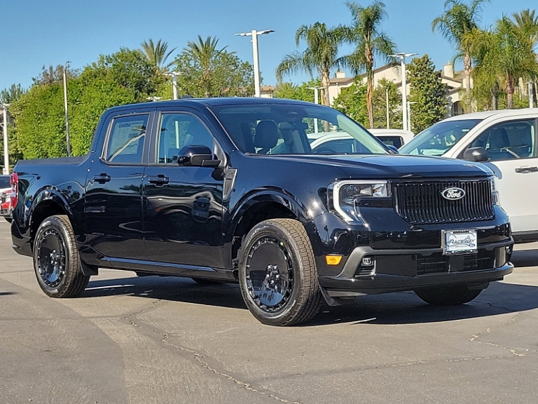 2025 Ford Maverick Lobo Standard