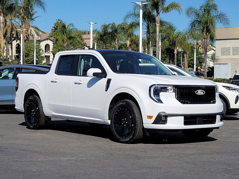 2025 Ford Maverick Lobo Standard