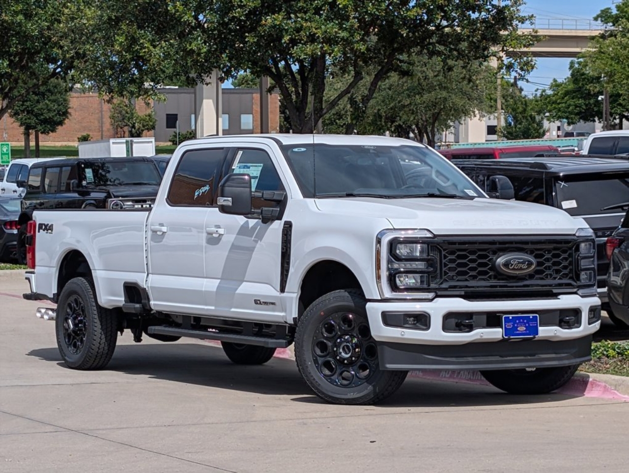 2025 Ford F-350 Super Duty Lariat's photo