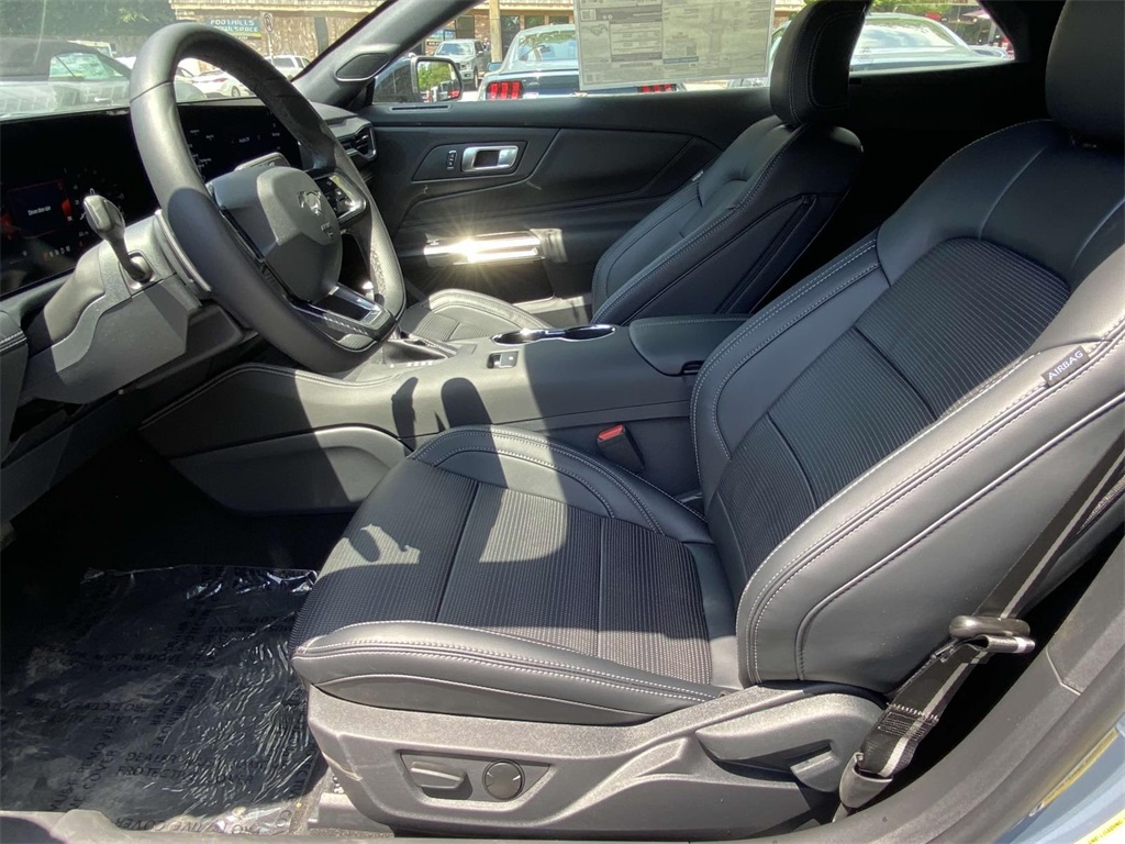 2025 Ford Mustang GT Premium photo 11