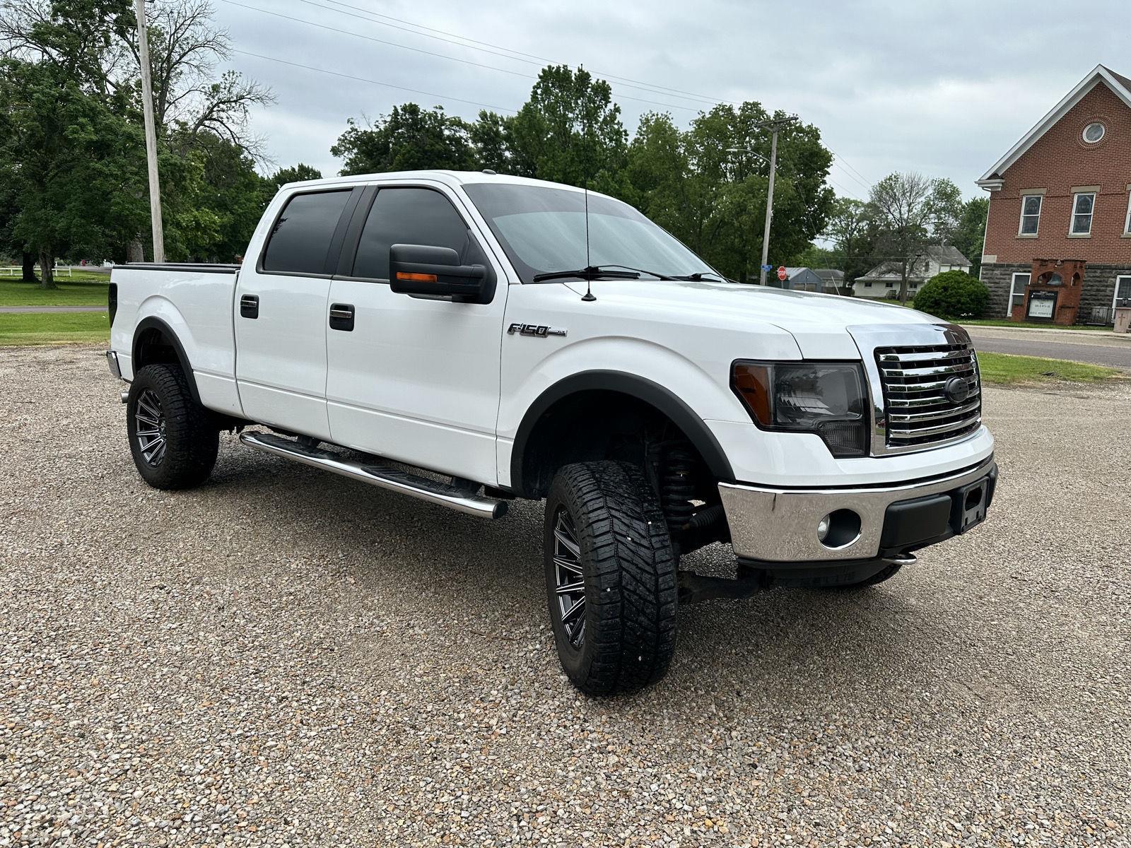 2012 Ford F-150 XLT photo 4