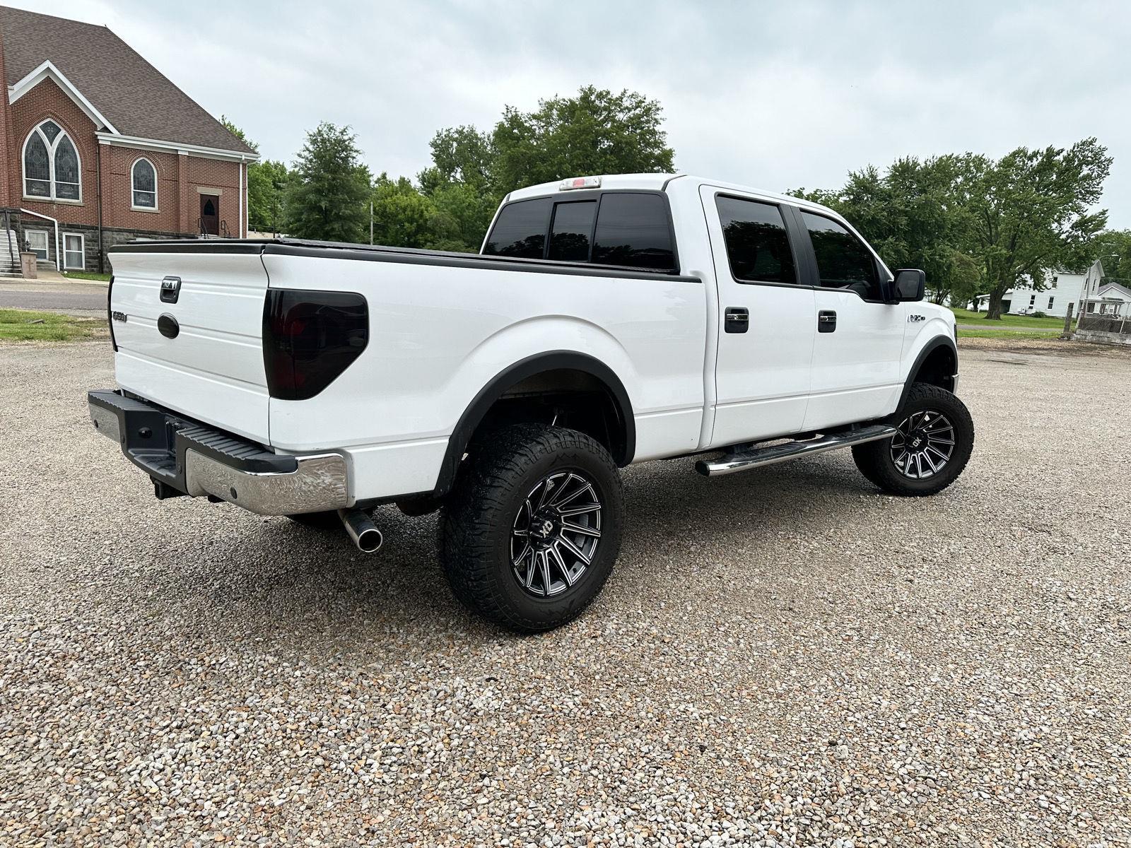 2012 Ford F-150 XLT photo 6