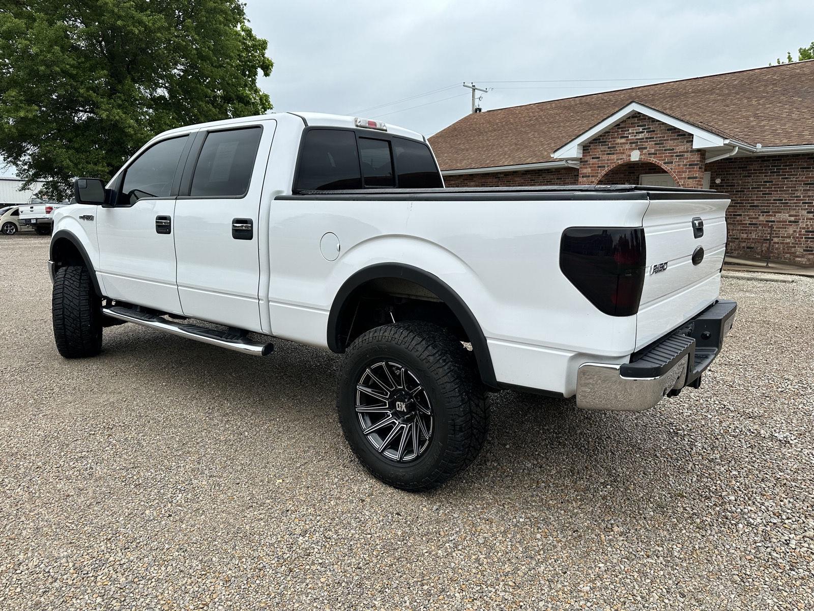 2012 Ford F-150 XLT photo 9