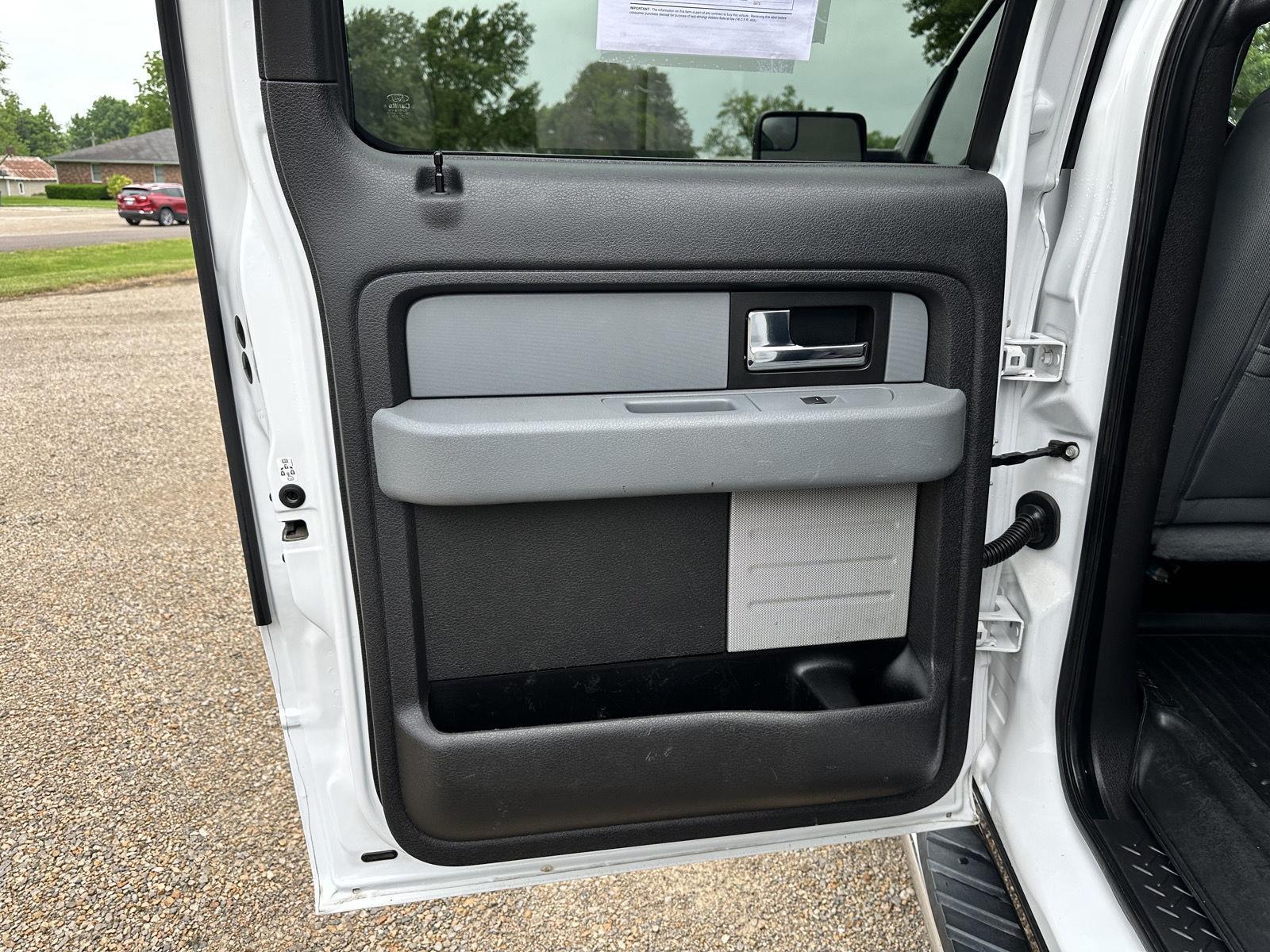 2012 Ford F-150 XLT photo 15