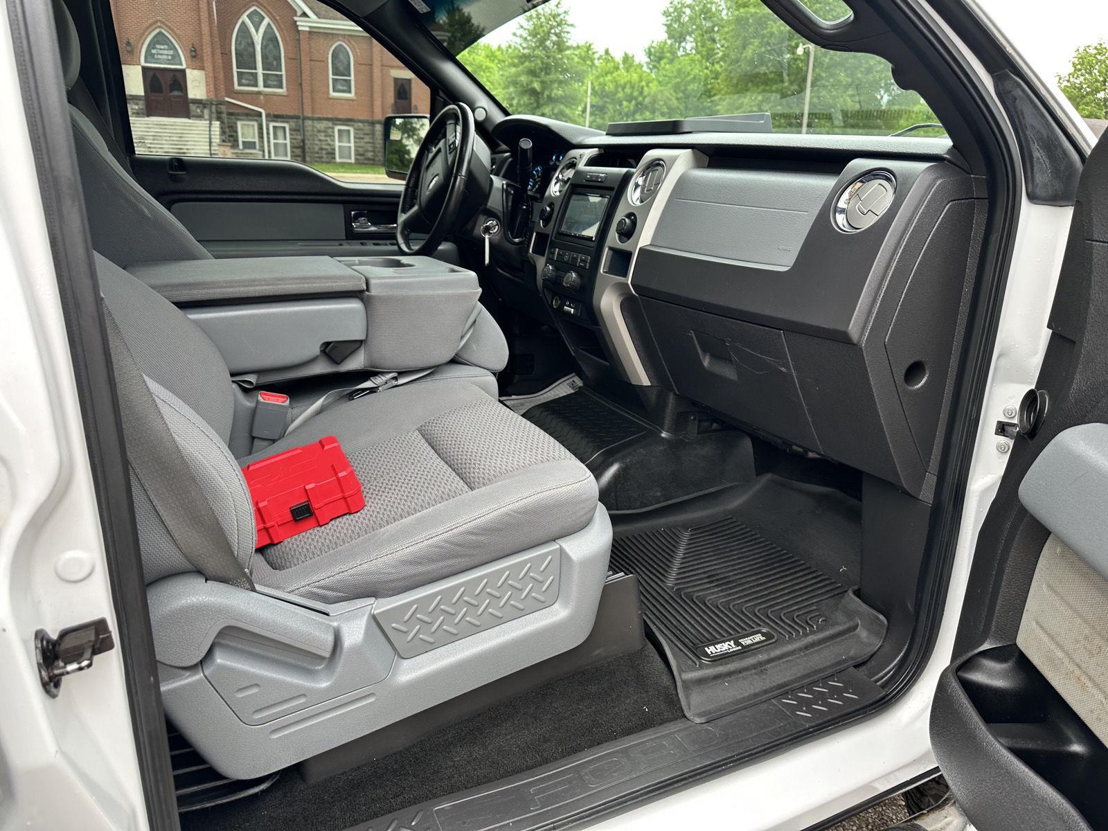 2012 Ford F-150 XLT photo 20