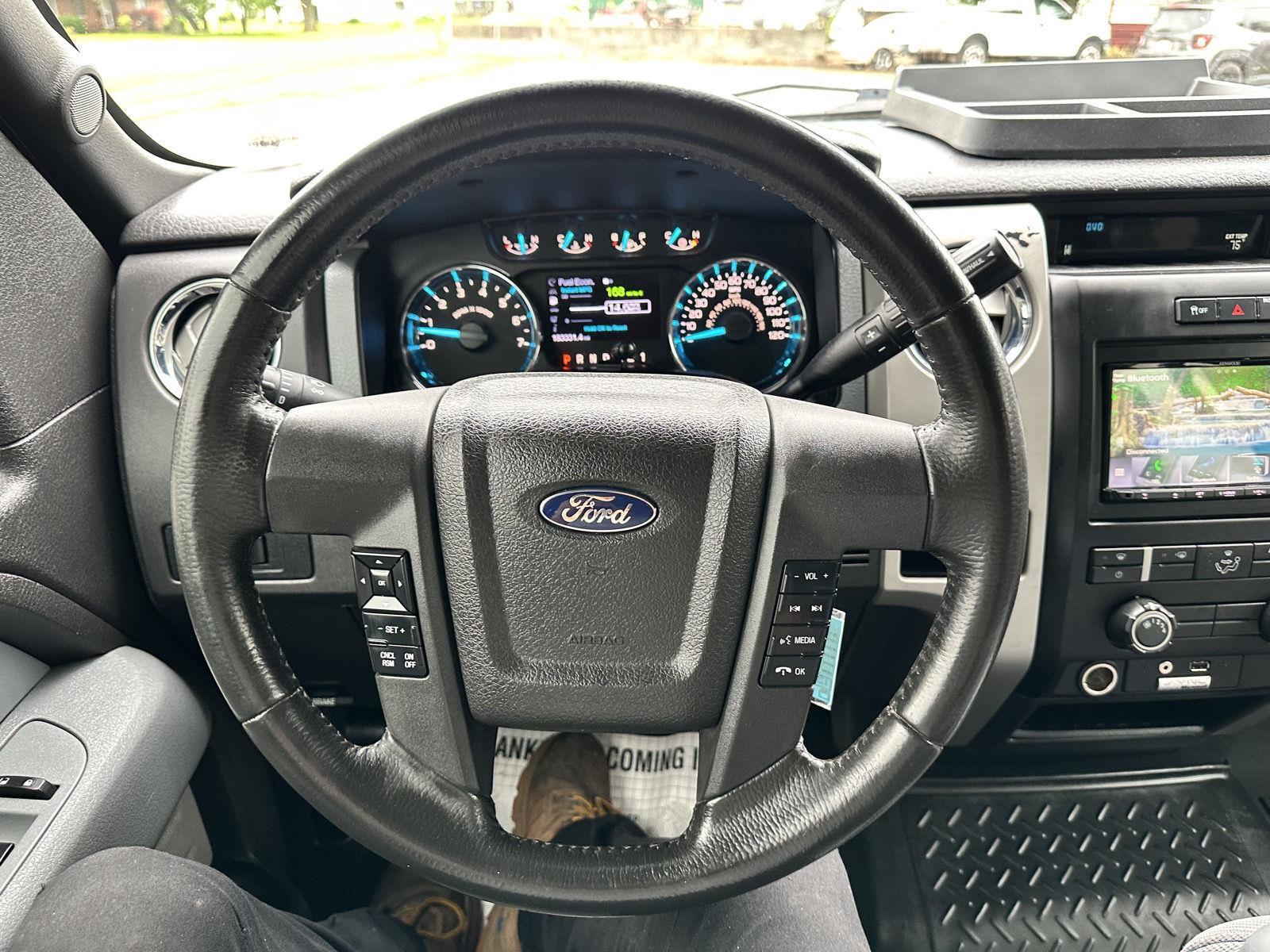 2012 Ford F-150 XLT photo 24