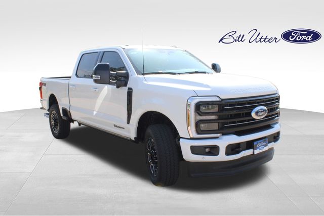 2025 Ford F-250 Platinum photo 2