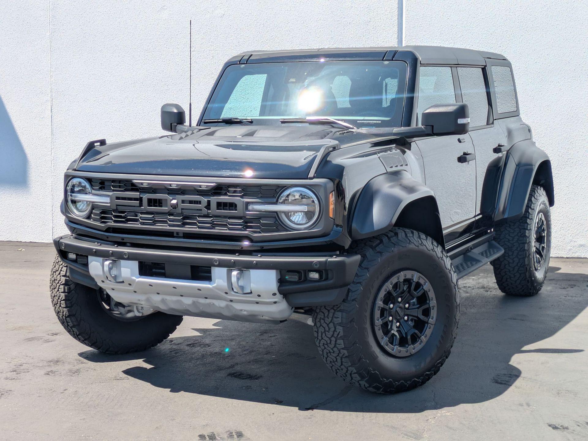2023 Ford Bronco Big Bend photo 2