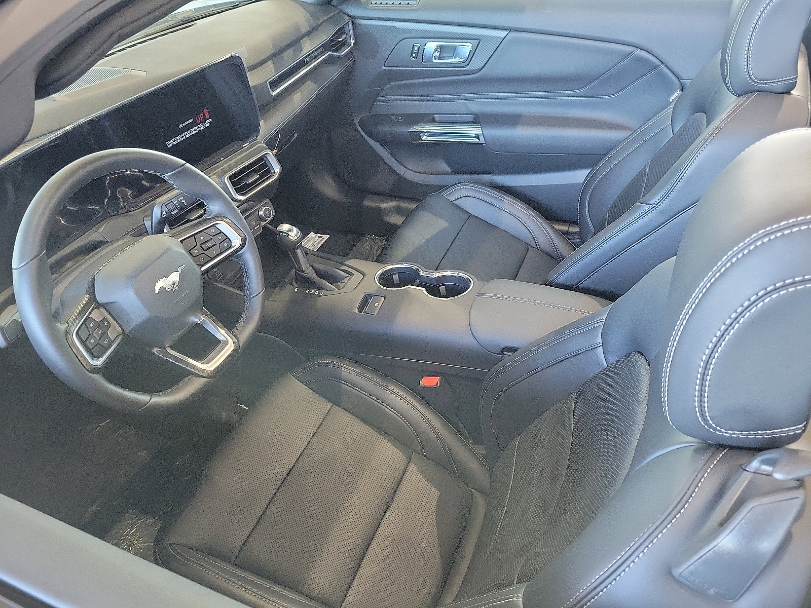 2025 Ford Mustang EcoBoost Premium photo 3