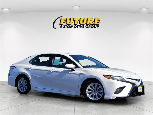 2020 Toyota Camry Hybrid SE