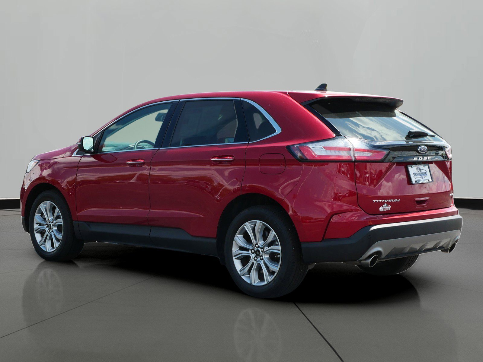 Used 2024 Ford Edge Titanium with VIN 2FMPK4K9XRBA38600 for sale in St. Cloud, Minnesota