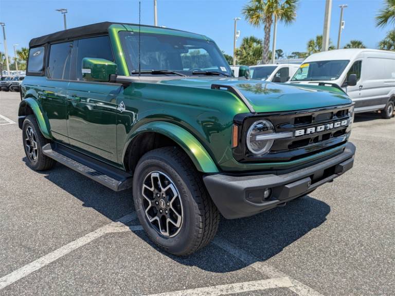 2025 Ford Bronco Outer Banks