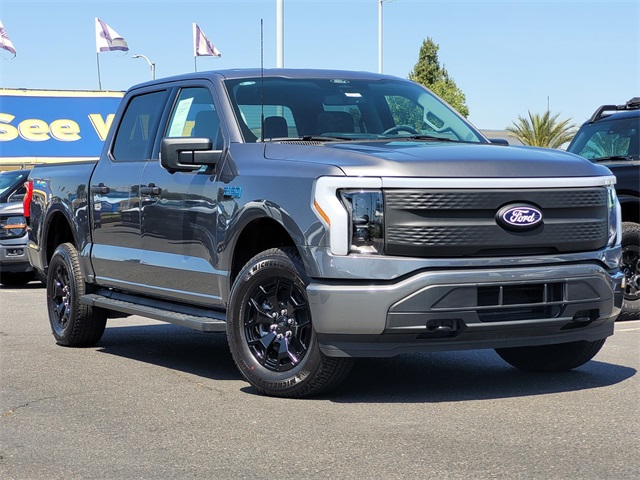 2025 Ford F-150 Lightning XLT