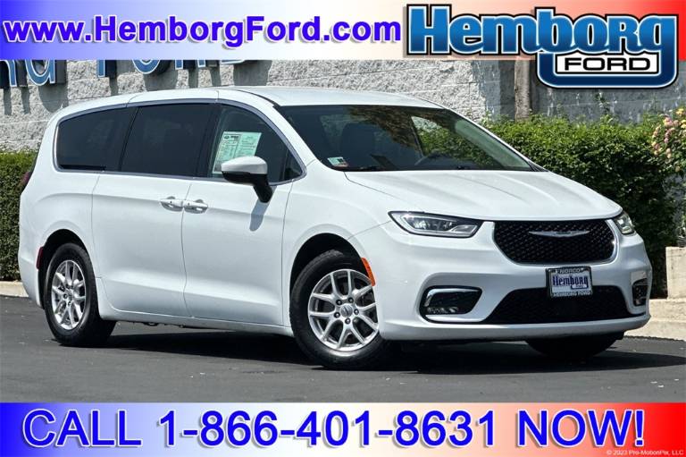 2023 Chrysler Pacifica Touring L