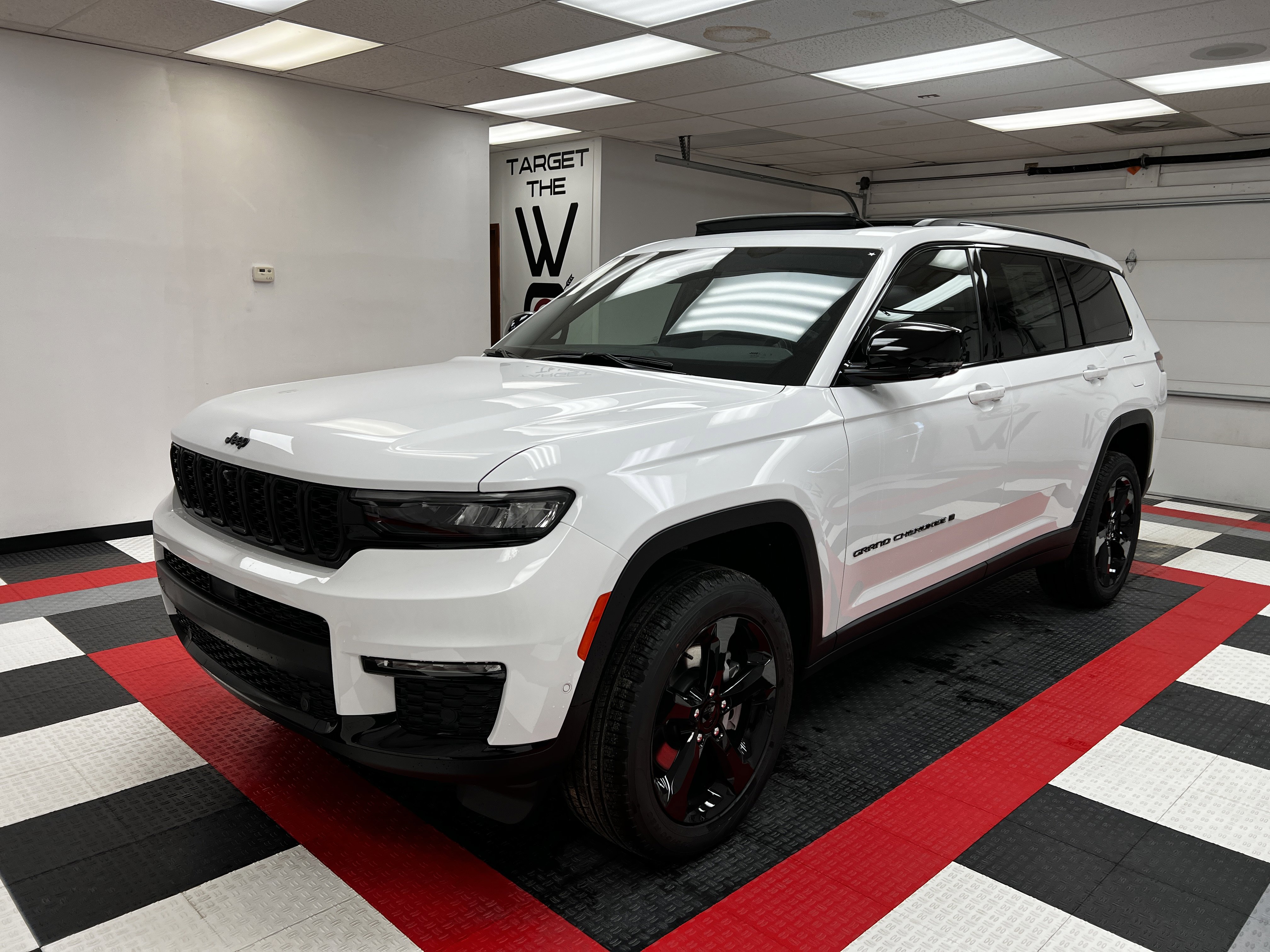 New 2025 Jeep Grand Cherokee L Limited 4X4 3.6L V6 Panoramic Sunroof Luxury Tech Group Leather Heated Ventilated Seats Third Row Seating