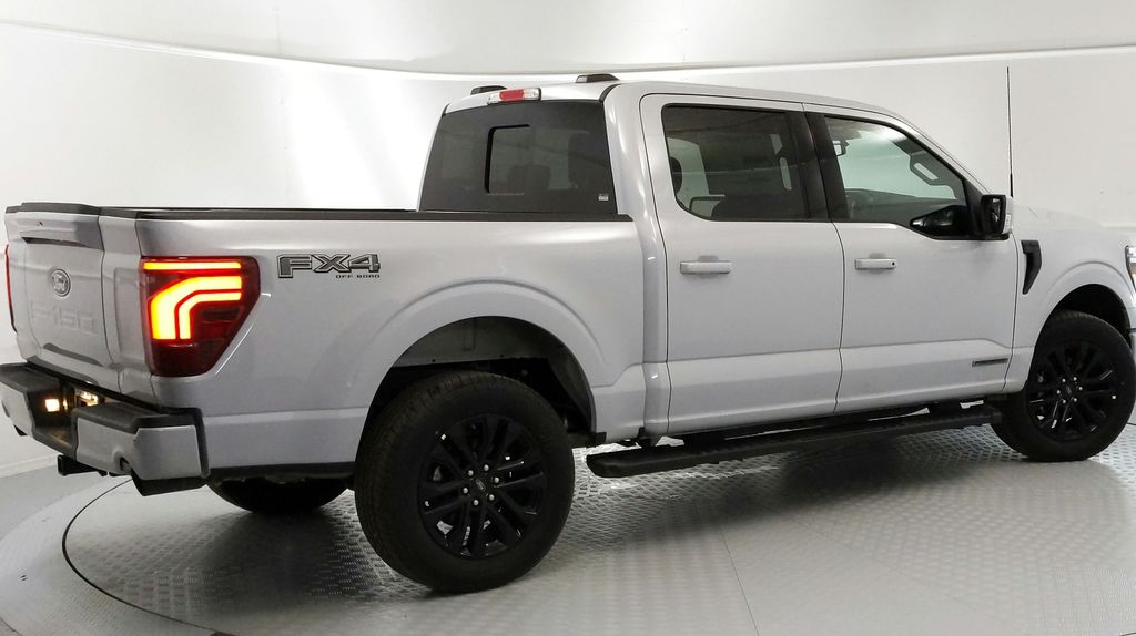 2025 Ford F-150 Lariat photo 3