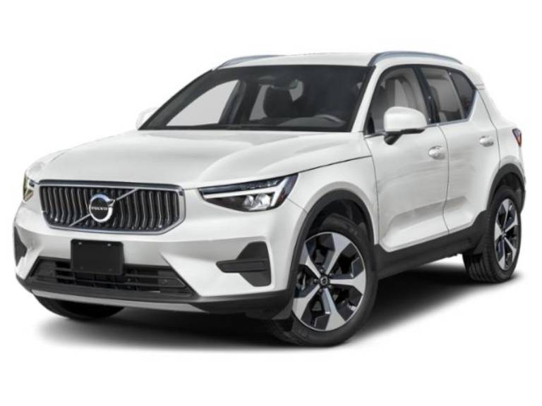 2024 Volvo XC40 Core Dark Theme
